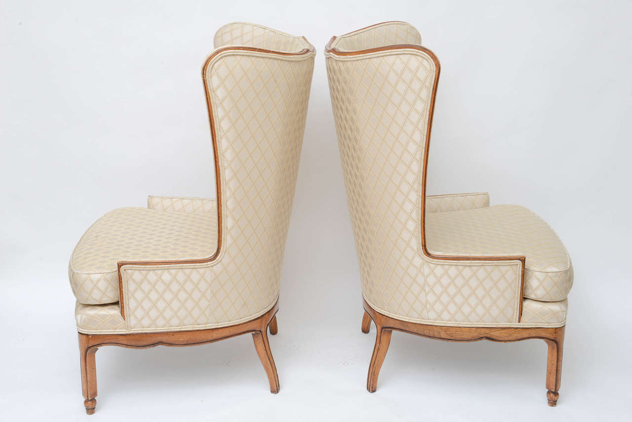 Pair Grosfeld Style American Classic High Back Wing Tip Club Chairs  In Good Condition For Sale In Miami, FL