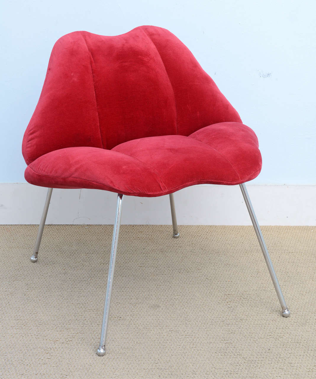 Unknown Pair of Modern Lips Pop Fun Chairs
