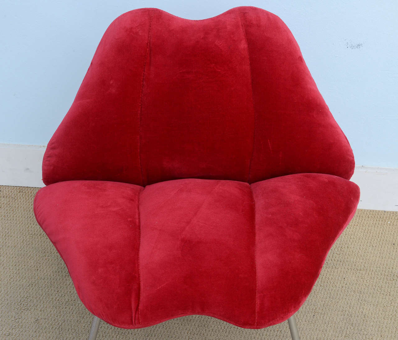 Pair of Modern Lips Pop Fun Chairs In Good Condition In Miami, FL