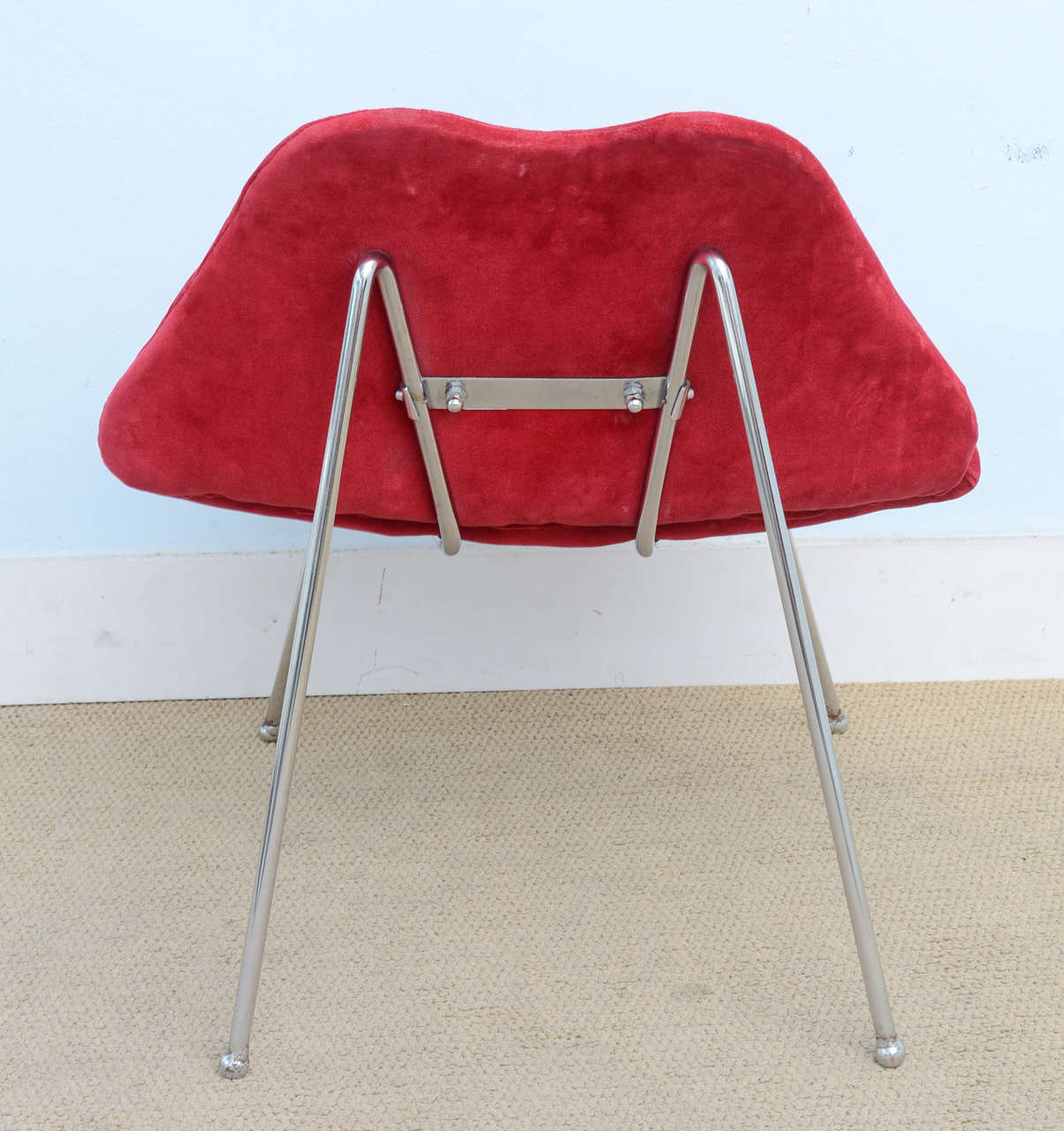 Pair of Modern Lips Pop Fun Chairs 3