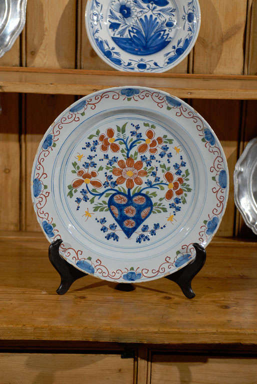 This is one of the prettiest pieces of Delft we have had.  It is bright and cheerful and would add to any collection.