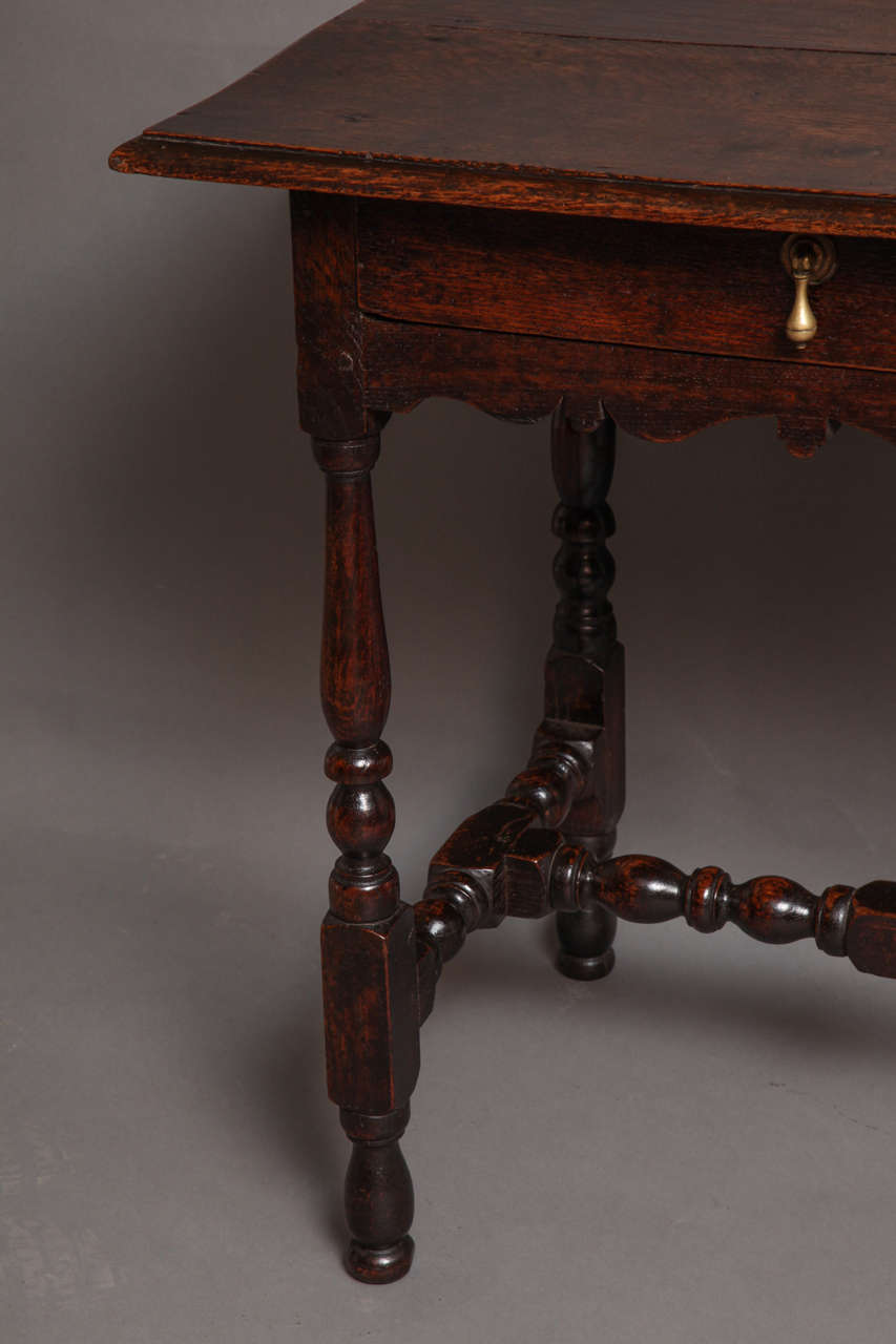 Queen Anne Period Oak Side Table In Good Condition In Greenwich, CT