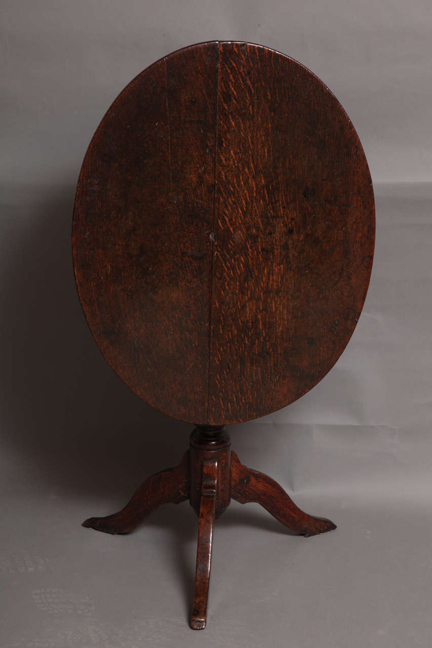 Baroque Rare Early 18th Century Welsh Oval Bird Cage Tilt Top Table For Sale