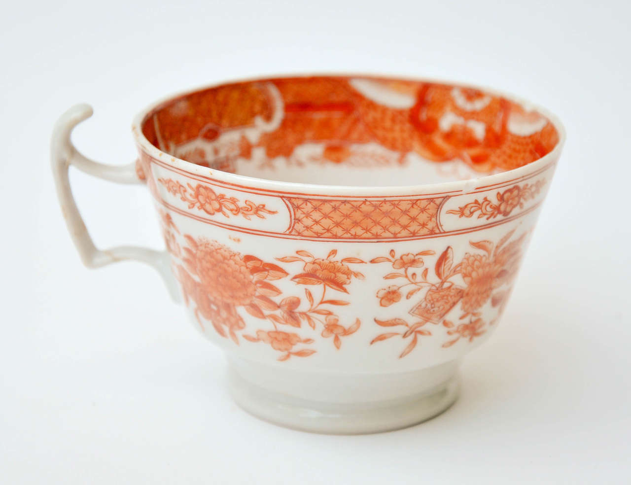 Porcelain Set of Eight Chinese Export Orange Fitzhugh Tea Cups and Saucers, circa 1840