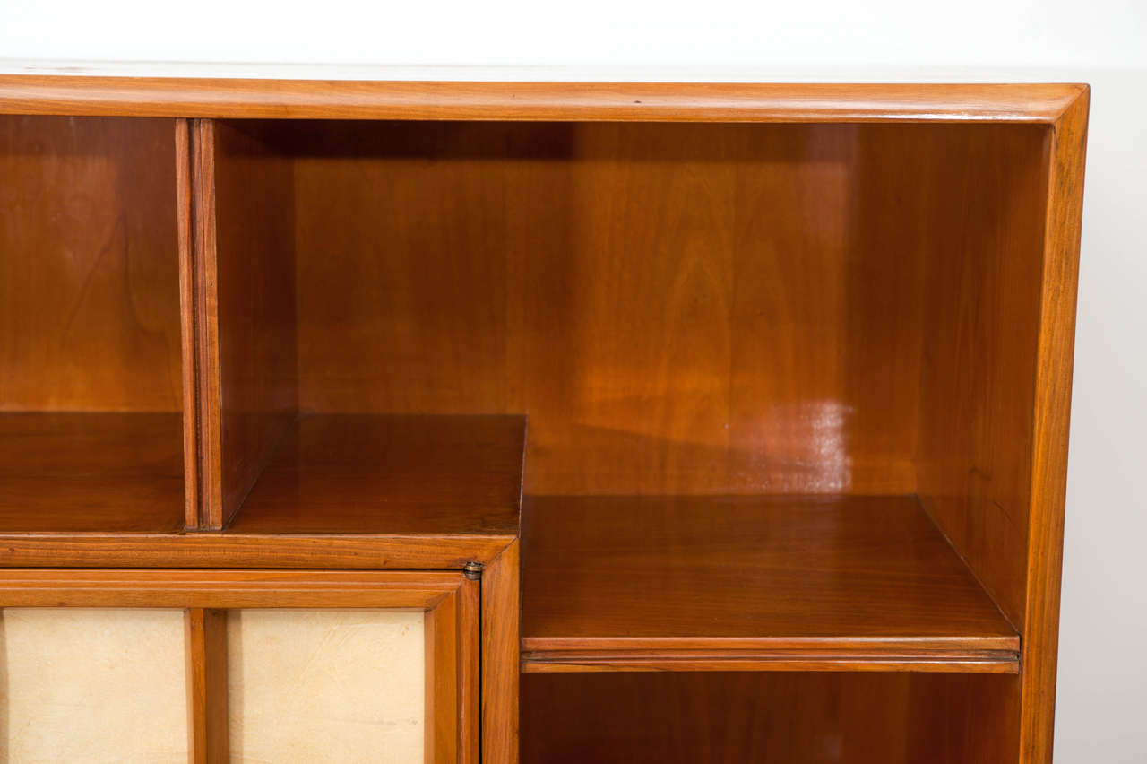 Italian 1940's parchemin and walnut bookcase cabinet In Good Condition In Toronto, ON