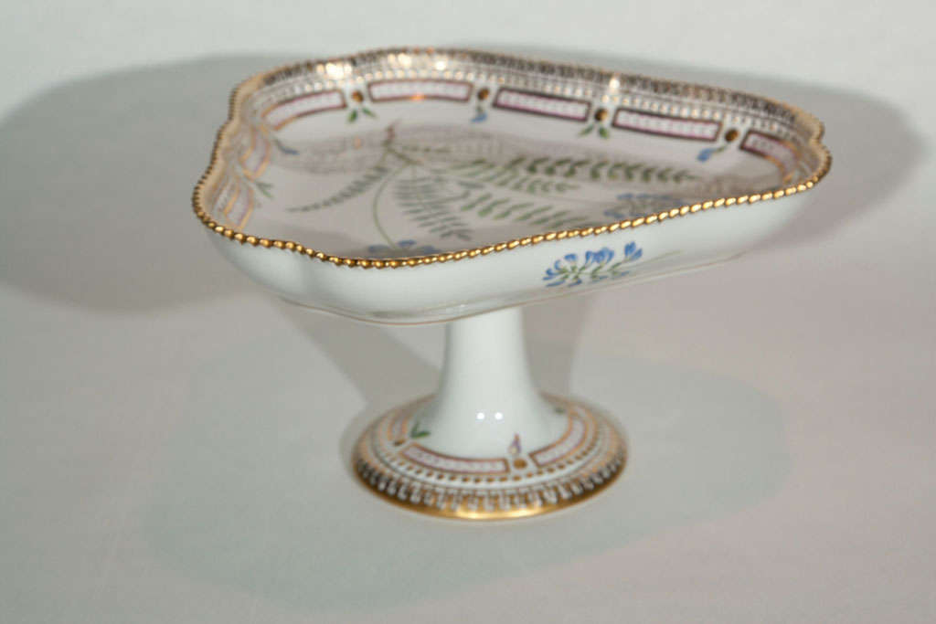 Flora Danica Footed Tazza