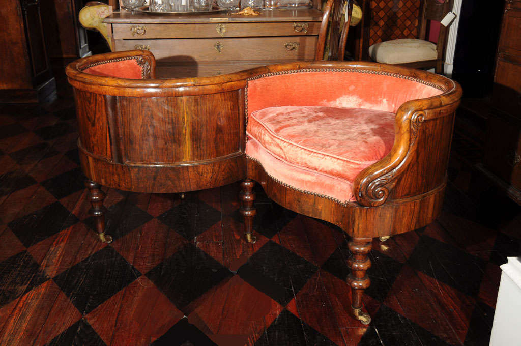 Rosewood tete-ta-tete