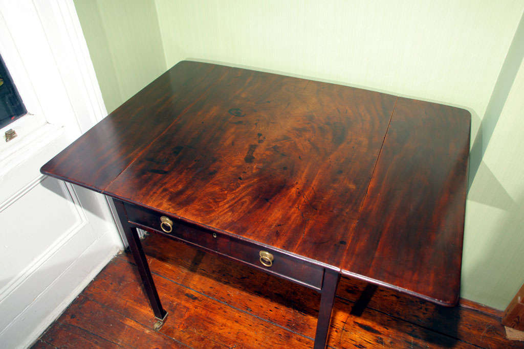 Chippendale Period Mahogany Rectangular Pembroke Table, English, circa 1760 In Good Condition For Sale In New York, NY