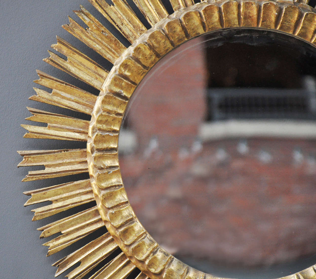 Sunburst Mirror In Excellent Condition In Chicago, IL