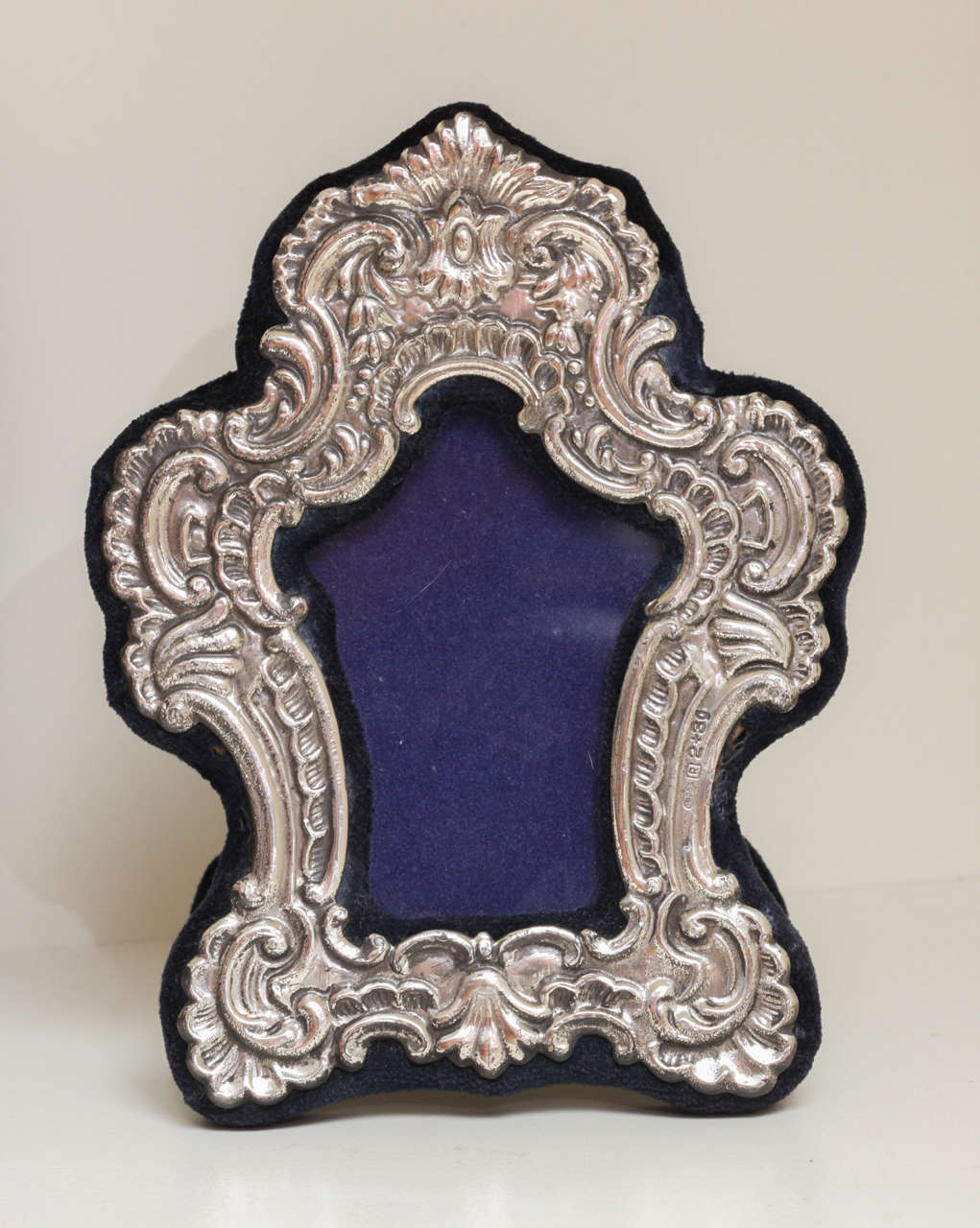 Baroque Italian Sterling Silver Repousse Picture Frame In Good Condition In New York, NY