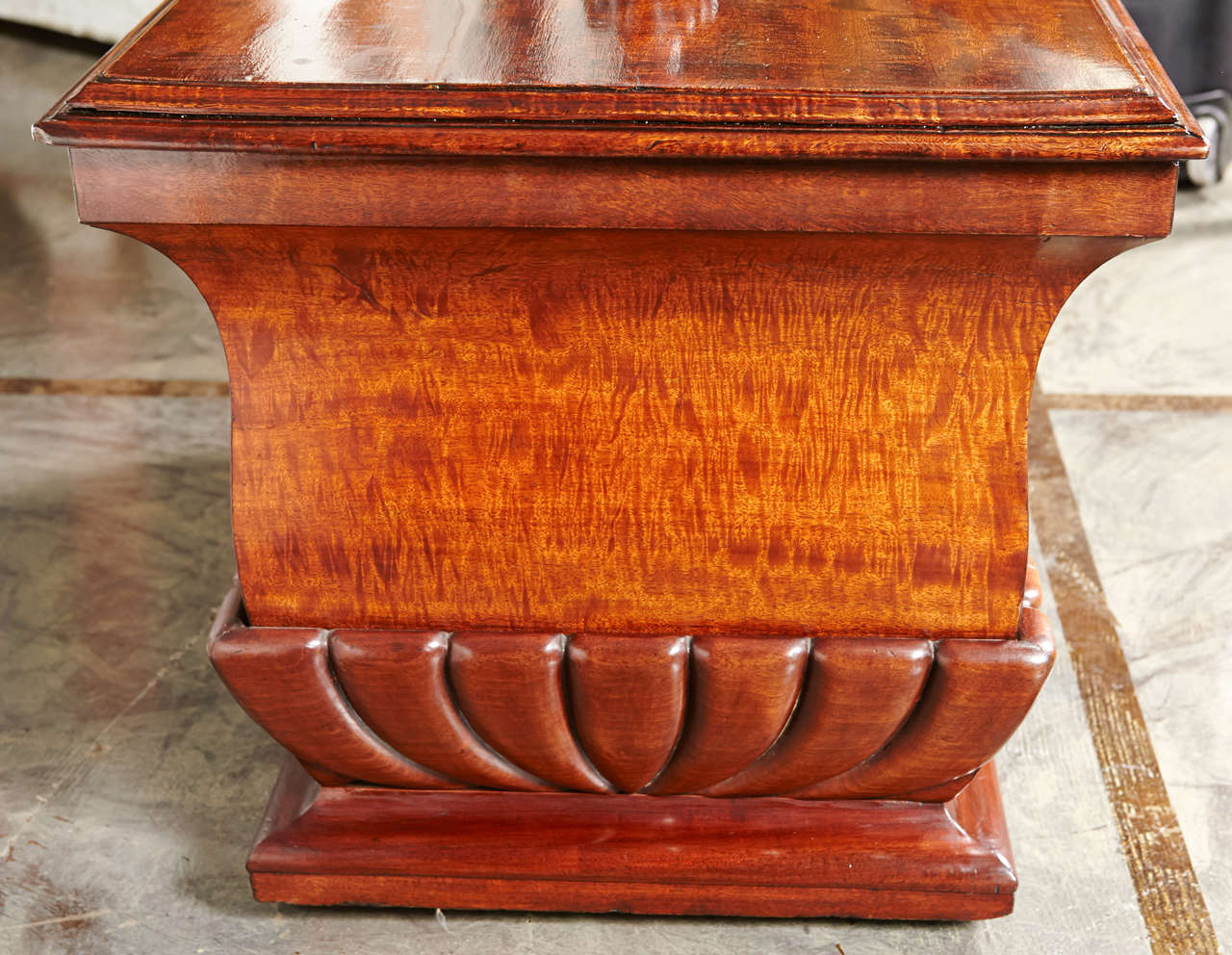 19th Century Regency Mahogany Wine Cooler In Excellent Condition For Sale In Dallas, TX