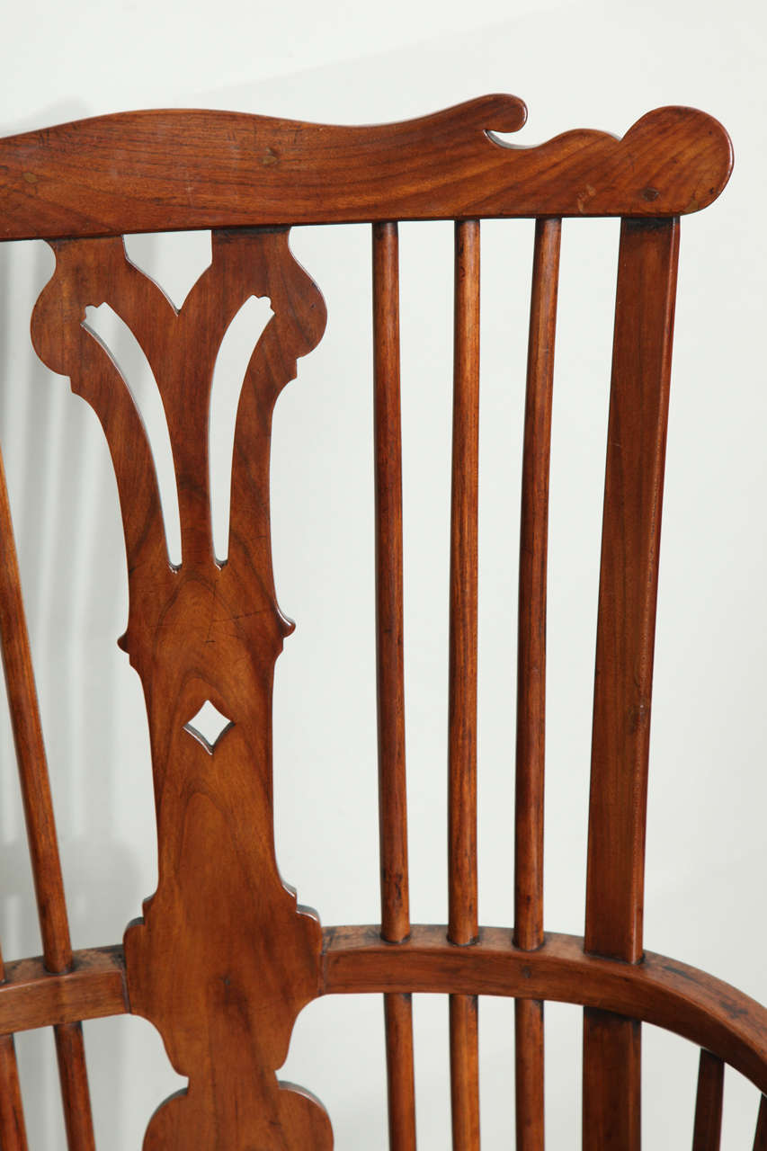 18th Century Thames Valley Comb Back Windsor Armchair In Excellent Condition In Greenwich, CT