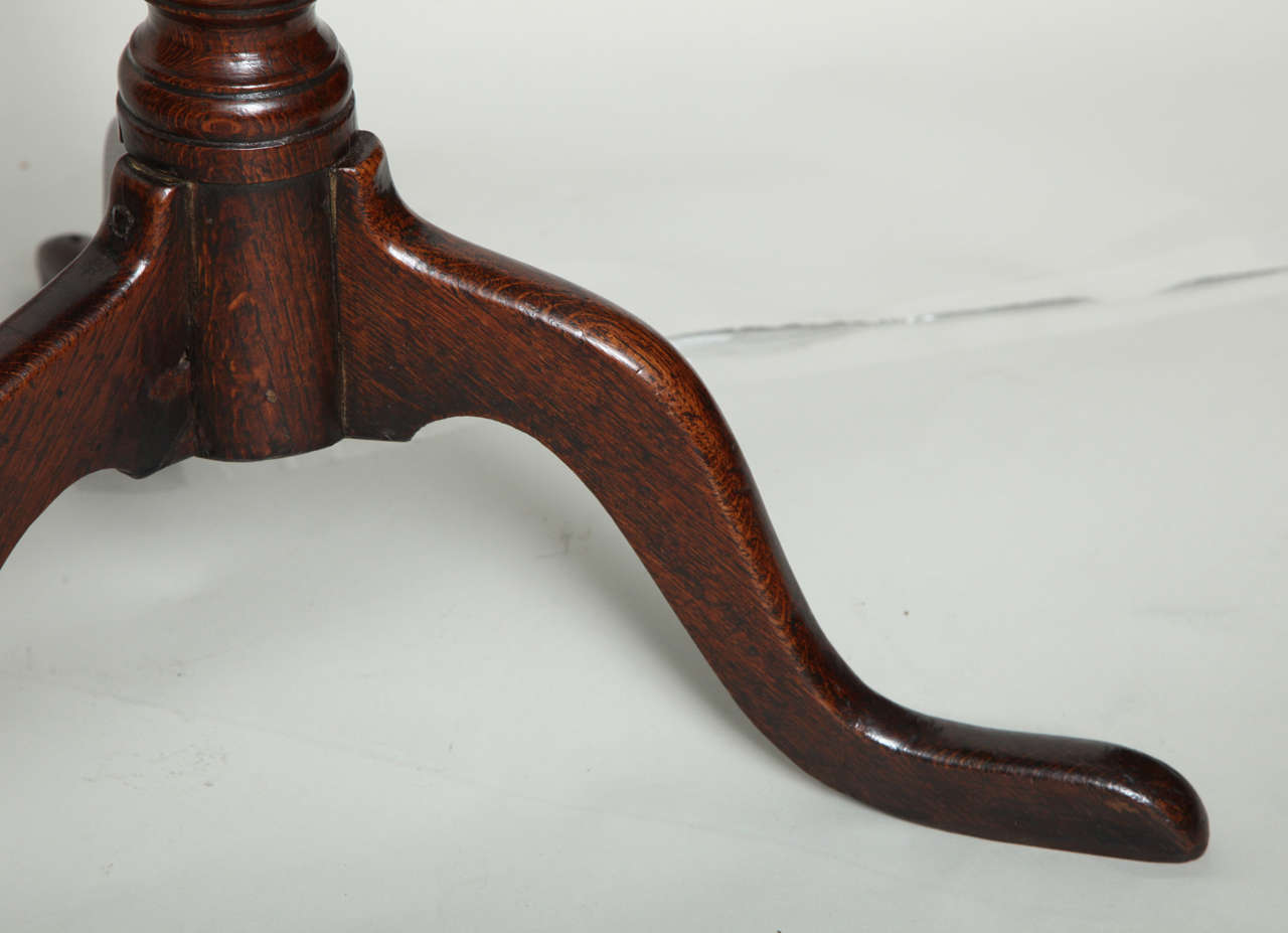 George II Oak Tilt Top Candlestand In Good Condition In Greenwich, CT