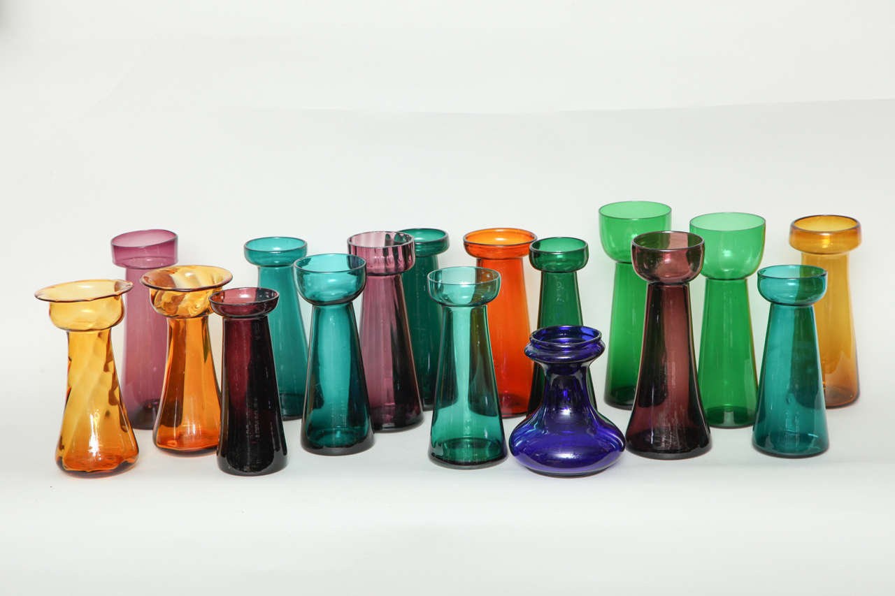 fine assortment of english early 19th to early 20th century colored glass bulb or hyacinth vases - Colored Glass Vases fine assortment of english early 19th to early 20th century colored glass bulb or hyacinth vases - Colored Glass Vases