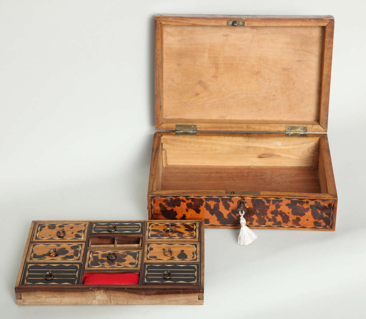 Early 19th Century Faux Tortoise Shell Inlaid Box In Good Condition For Sale In Greenwich, CT