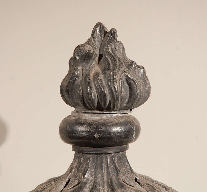 English Pair of architectural finials For Sale