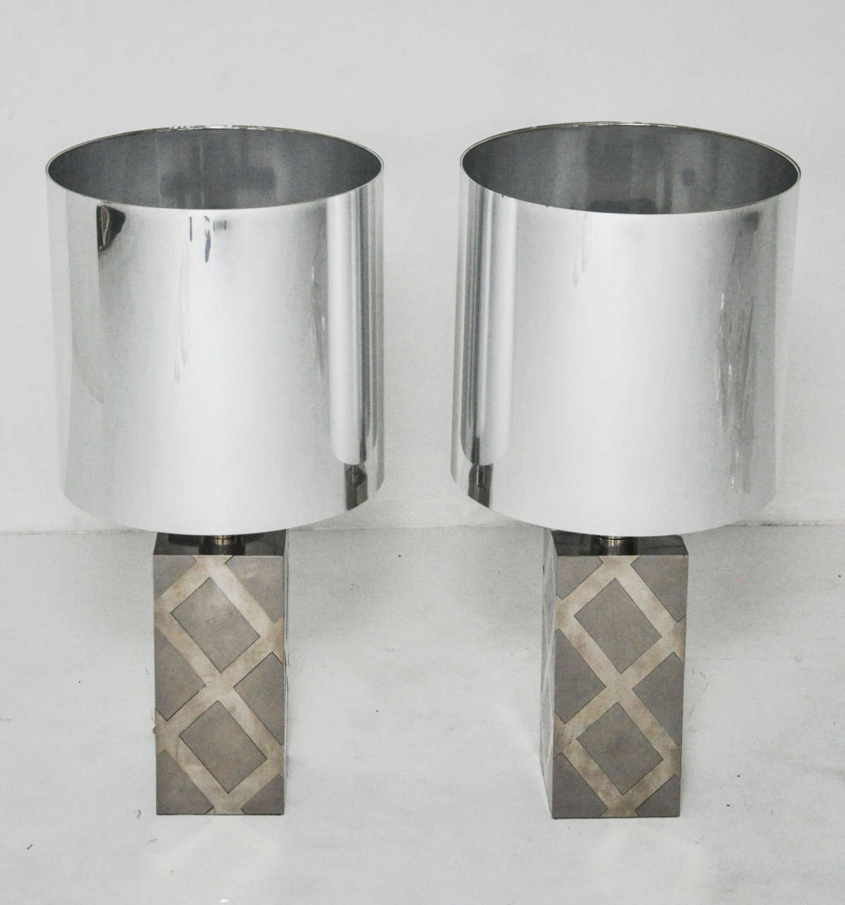 Glamorous 1970s lamps. Made in Italy by Noel BC. Polished 14