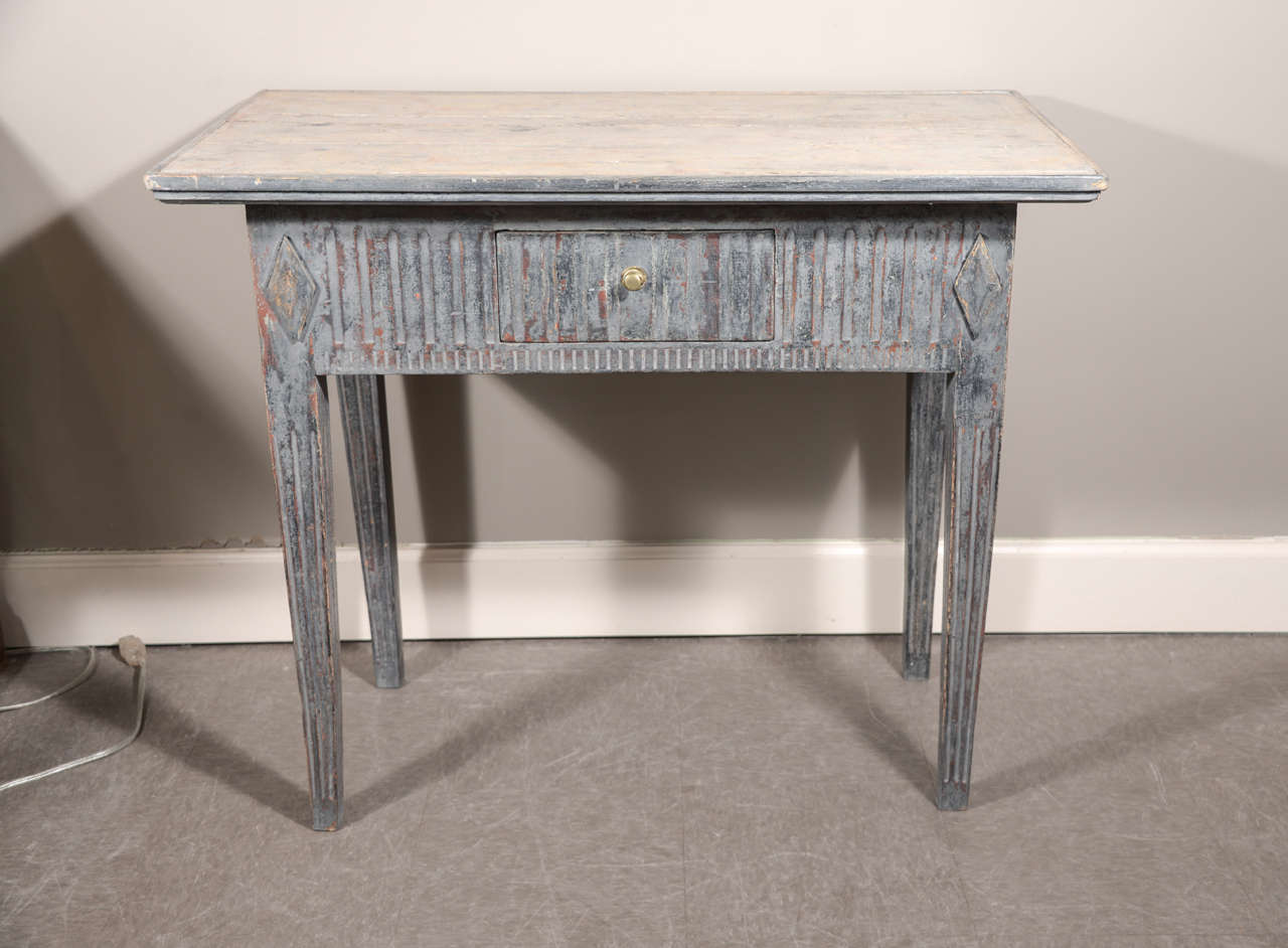 Louis XVI Charming Painted Side Table from Sweden For Sale