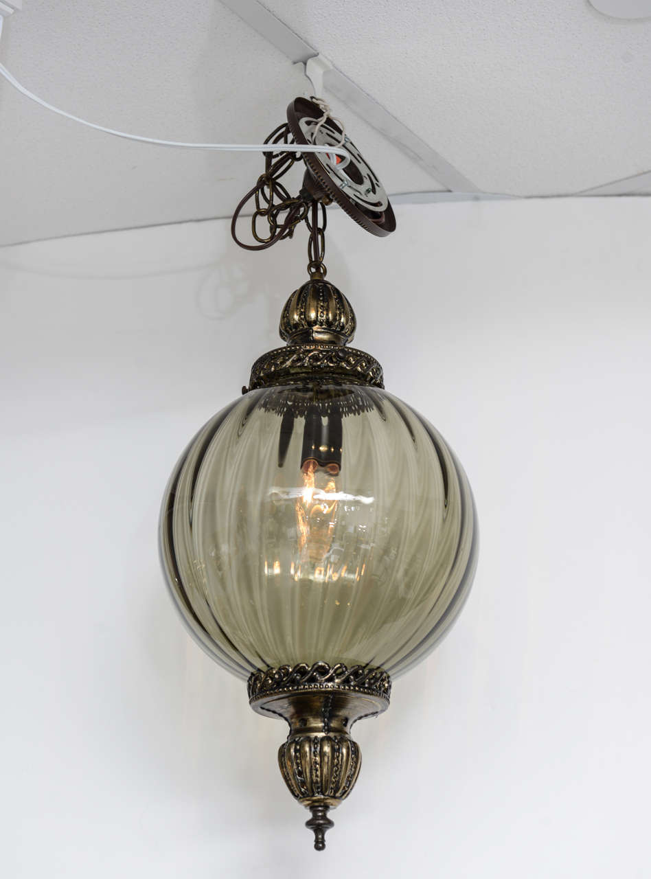 Dove gray antique pendant. Rewired, refinished.
Original hardware.
dovegray original hardware restored,stunning,elegant