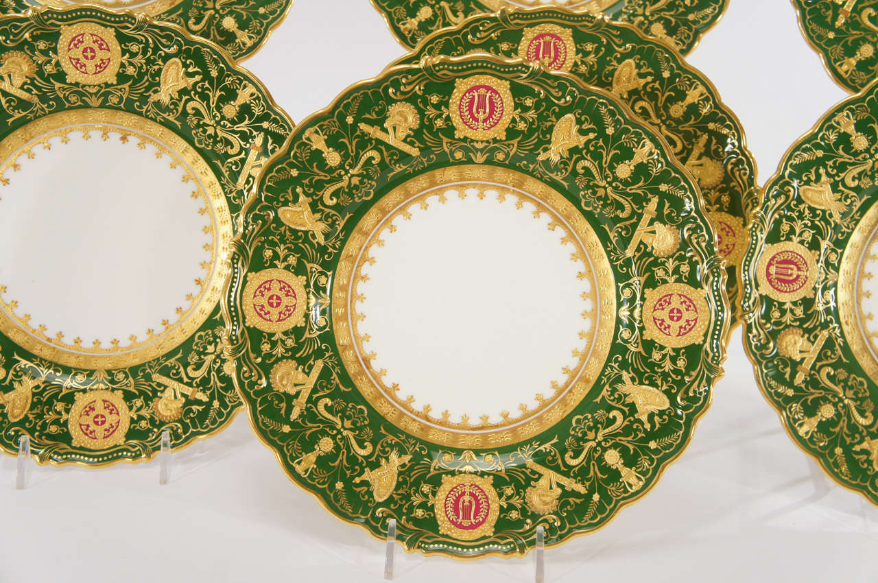 Set of 12 Coalport Green Dessert Plates w/ Neoclassical Raised Gold Medallions In Excellent Condition In Great Barrington, MA