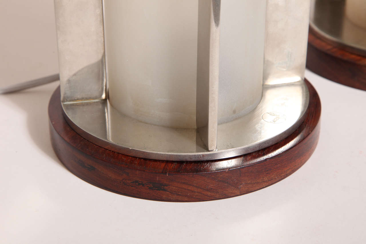 Boris Jean Lacroix Paar französische Art Deco Tischlampen aus Nickel und mattiertem Glas im Angebot 1