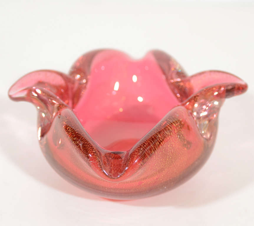 Modernist Murano Glass Lily Ashtray or Bowl by Seguso In Excellent Condition In New York, NY