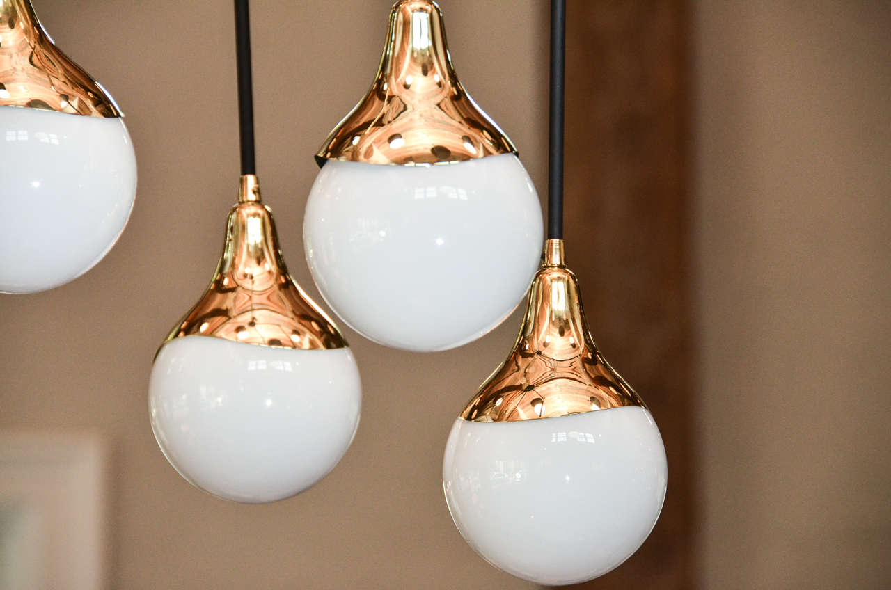 Lámpara de techo italiana de los años 50 con globos de cristal al estilo de Stilnovo en Excelente estado para la venta en Sag Harbor, NY