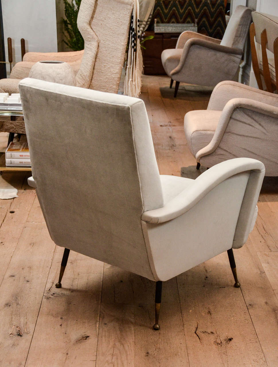 Pair of Italian Mid-century Armchairs in the Style of Gio Ponti in Velvet and Leather 1