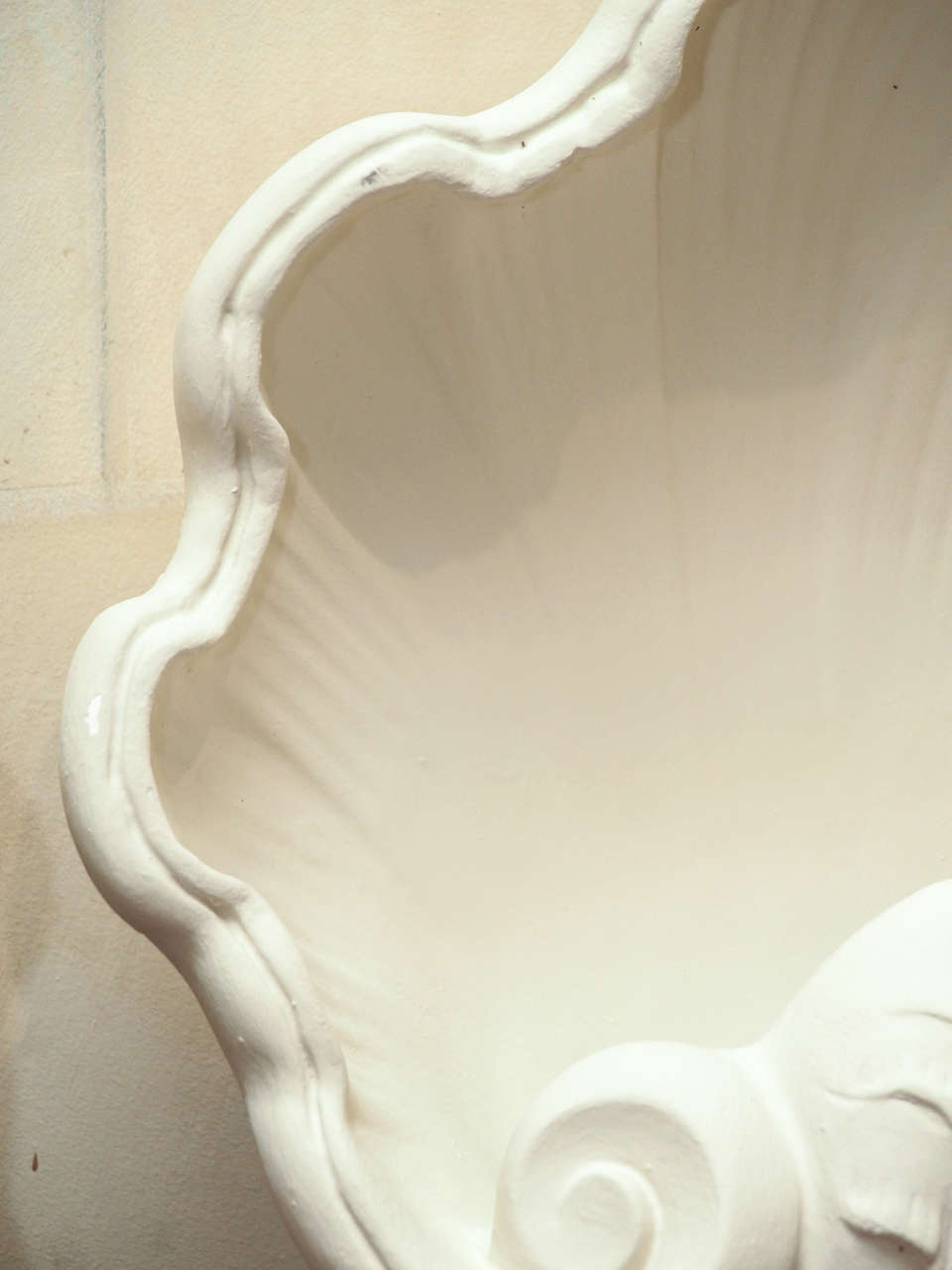 20th Century Pair of 1980s White Plaster Wall Sconces