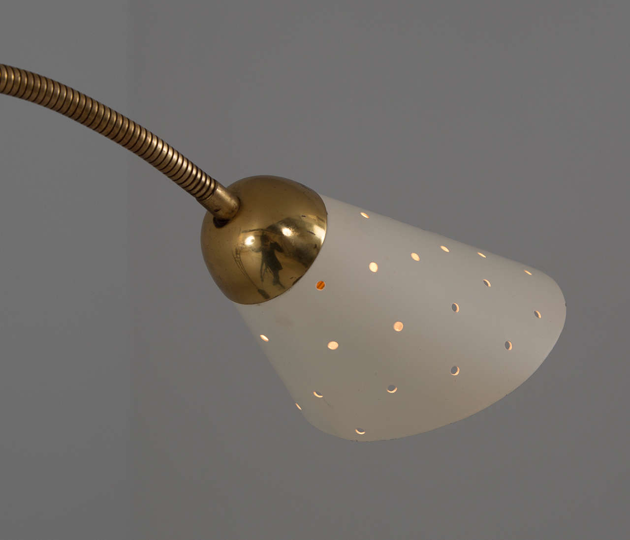 Elegant Adjustable, Italian Floor Lamp with Elegant Brass Details. In Good Condition In Waalwijk, NL
