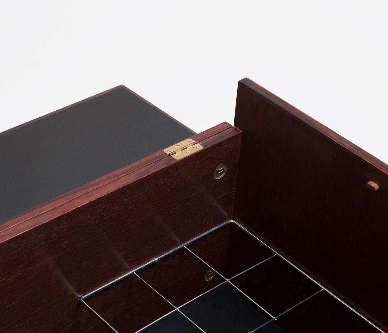 Mid-20th Century Luxury Cube Shaped Dry Bar in Rosewood