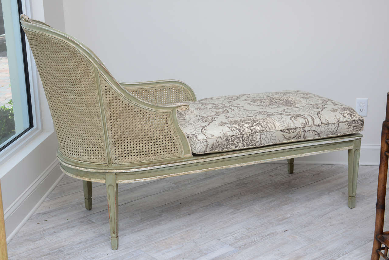 Louis XVI Style French Caned Chaise Longue In Good Condition In West Palm Beach, FL