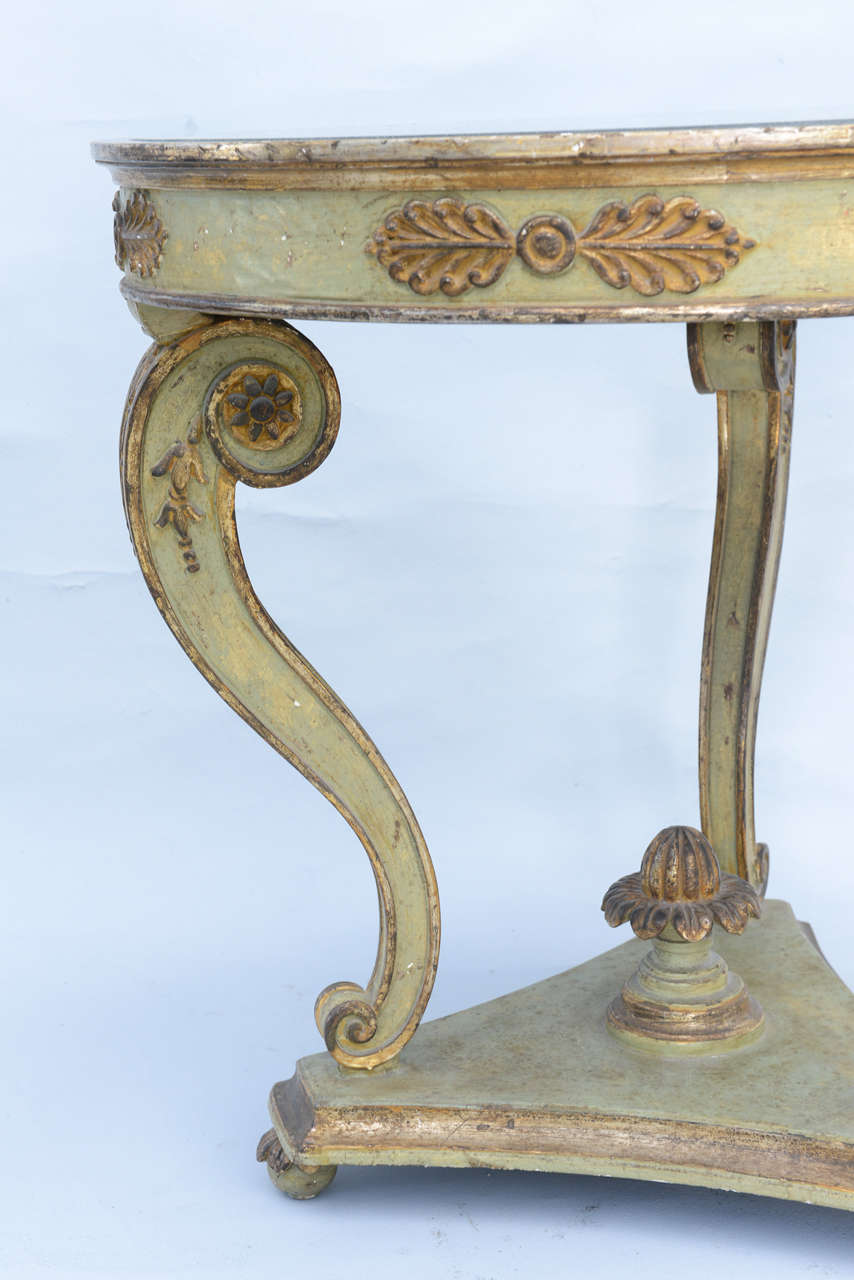 Painted and Parcel Gilt Classical-form Italian Table In Excellent Condition In West Palm Beach, FL