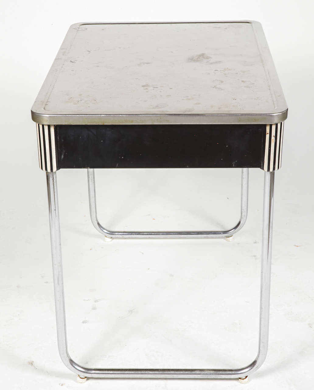 Iconic Art Deco or Machine Age Smartline Kitchen Table by Raymond Patten For Sale 3