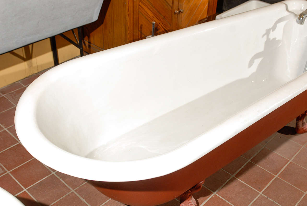 19th Century English Re-enameled Bath Tub For Sale 3