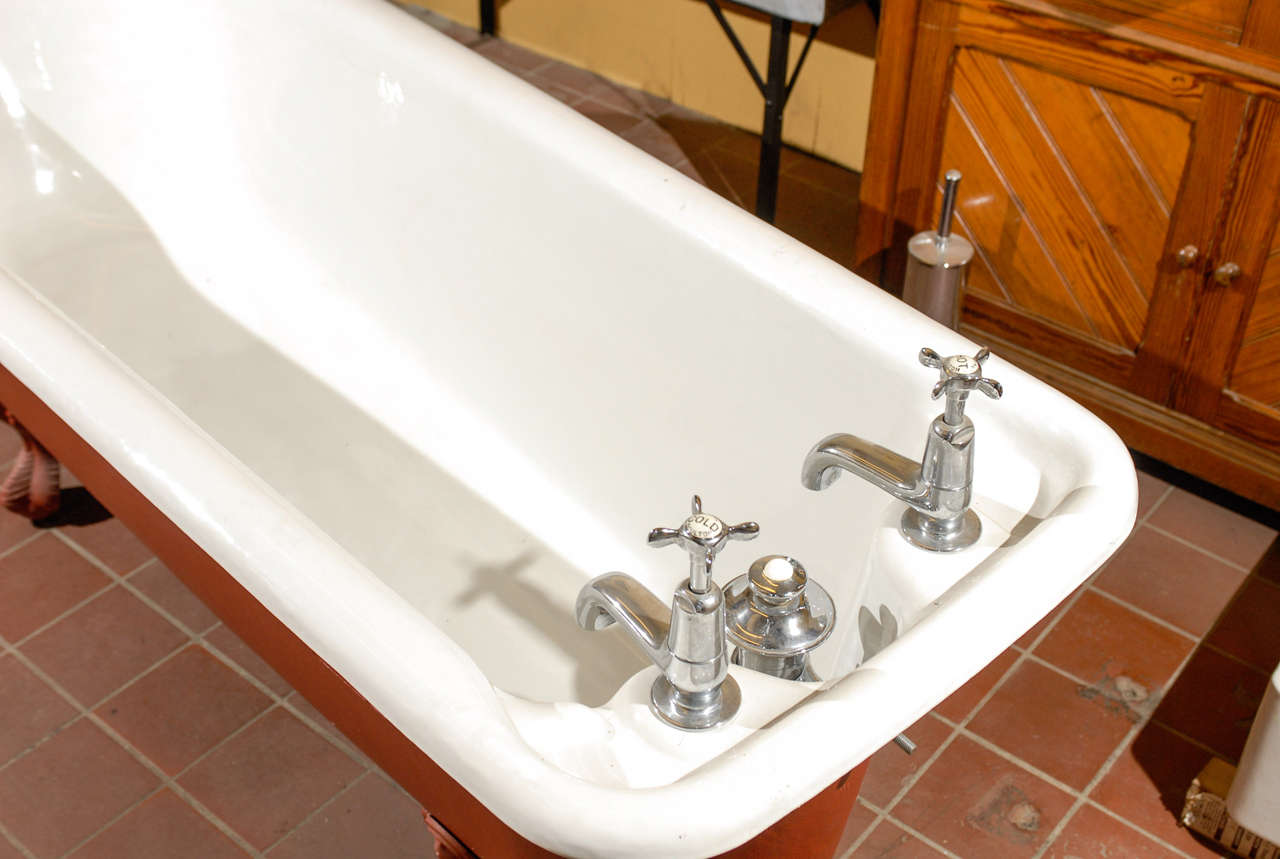 19th Century English Re-enameled Bath Tub For Sale 5