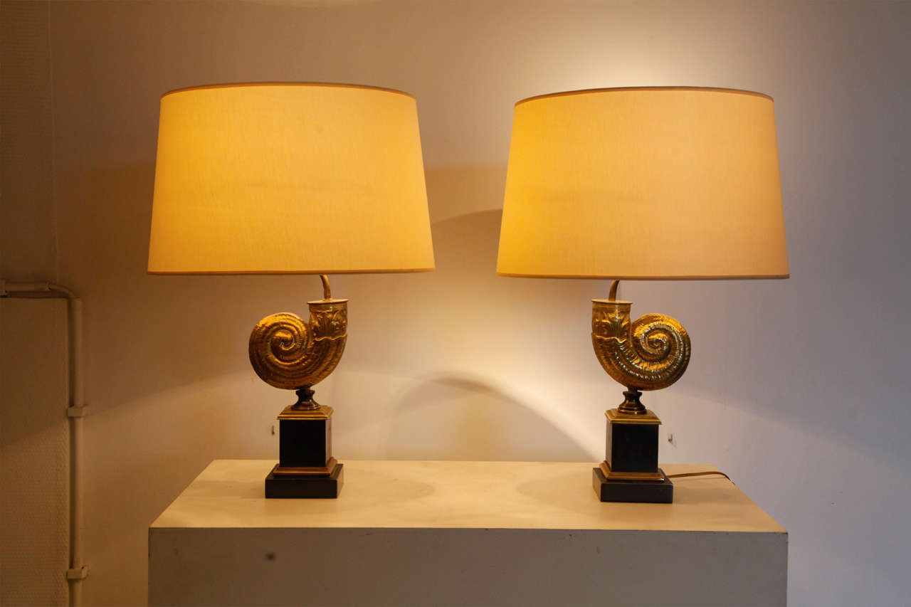 Mid-Century Modern Pair of Ammonite Table Lamps For Sale