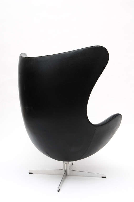Arne Jacobsen Egg Chair In Excellent Condition In West Palm Beach, FL