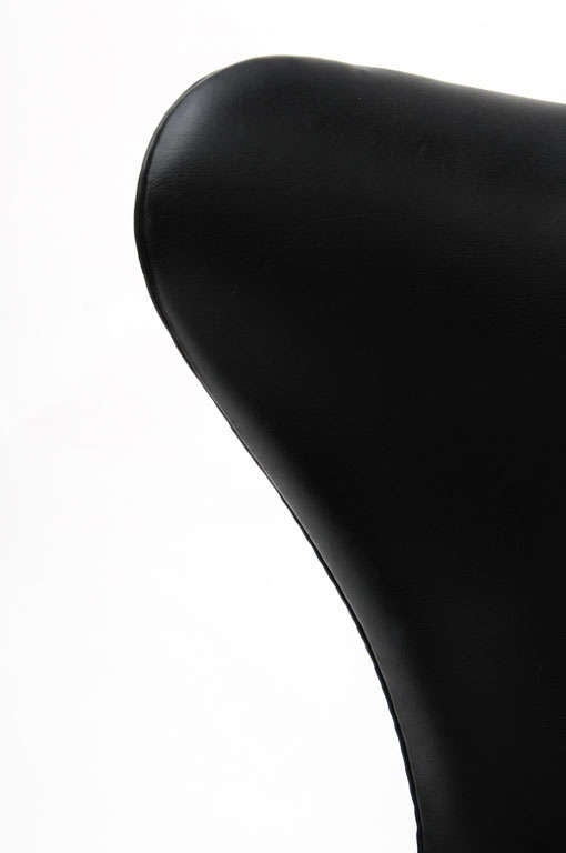 Arne Jacobsen Egg Chair 1