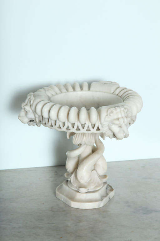 Italian Fine Alabaster Tazza, Italy, Late 19th Century For Sale