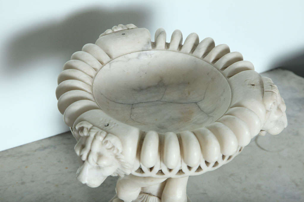 Fine Alabaster Tazza, Italy, Late 19th Century For Sale 5
