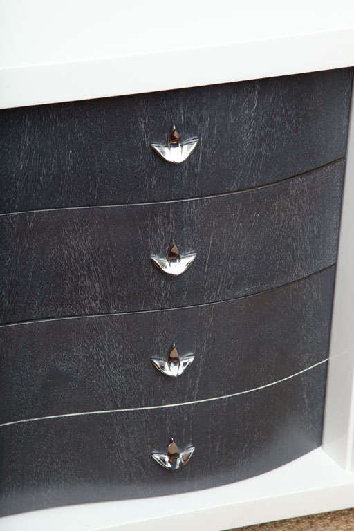 Beautiful  Lacquered Ceruce Buffet/Dresser by Bassett Furniture In Excellent Condition In Miami, FL