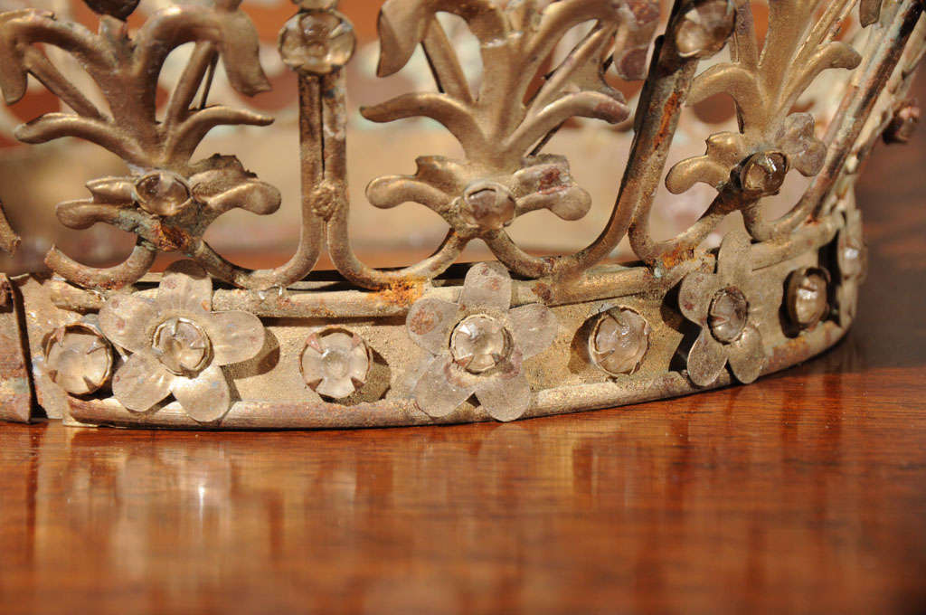 santo niño crown