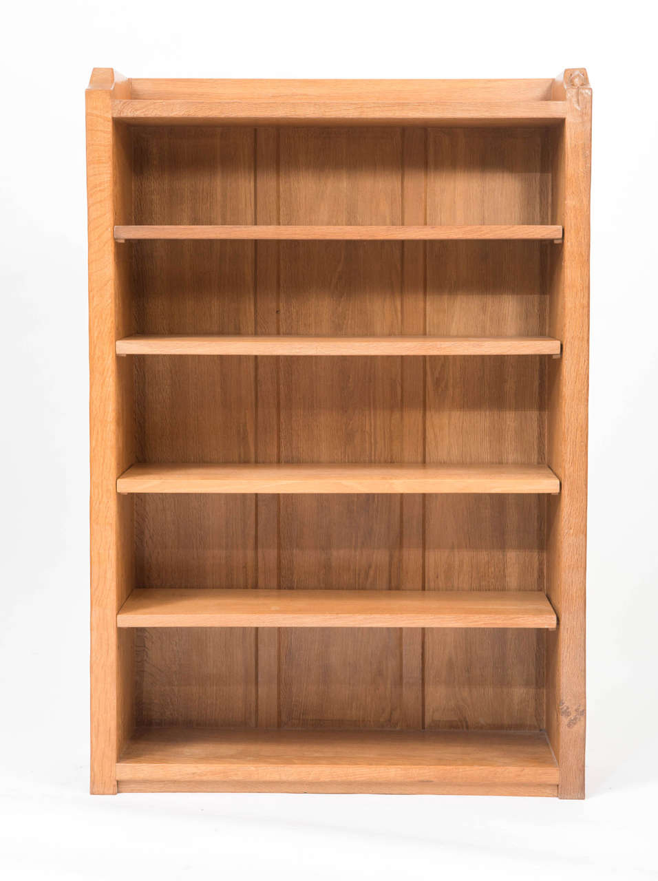 Robert Mouseman Thompson oak bookcase, England circa 1970 For Sale at