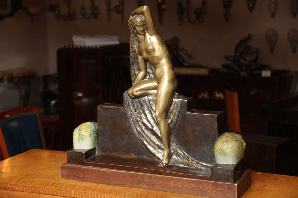 Fanny Rozet (French, 1881-?) Art Deco figural lamp representing a draped nude bronze figure with two pate-de-verre shades most probably by Walter Almaric. Born in 1881 in Paris, Fanny Rozet was among the few women artists and an important member of