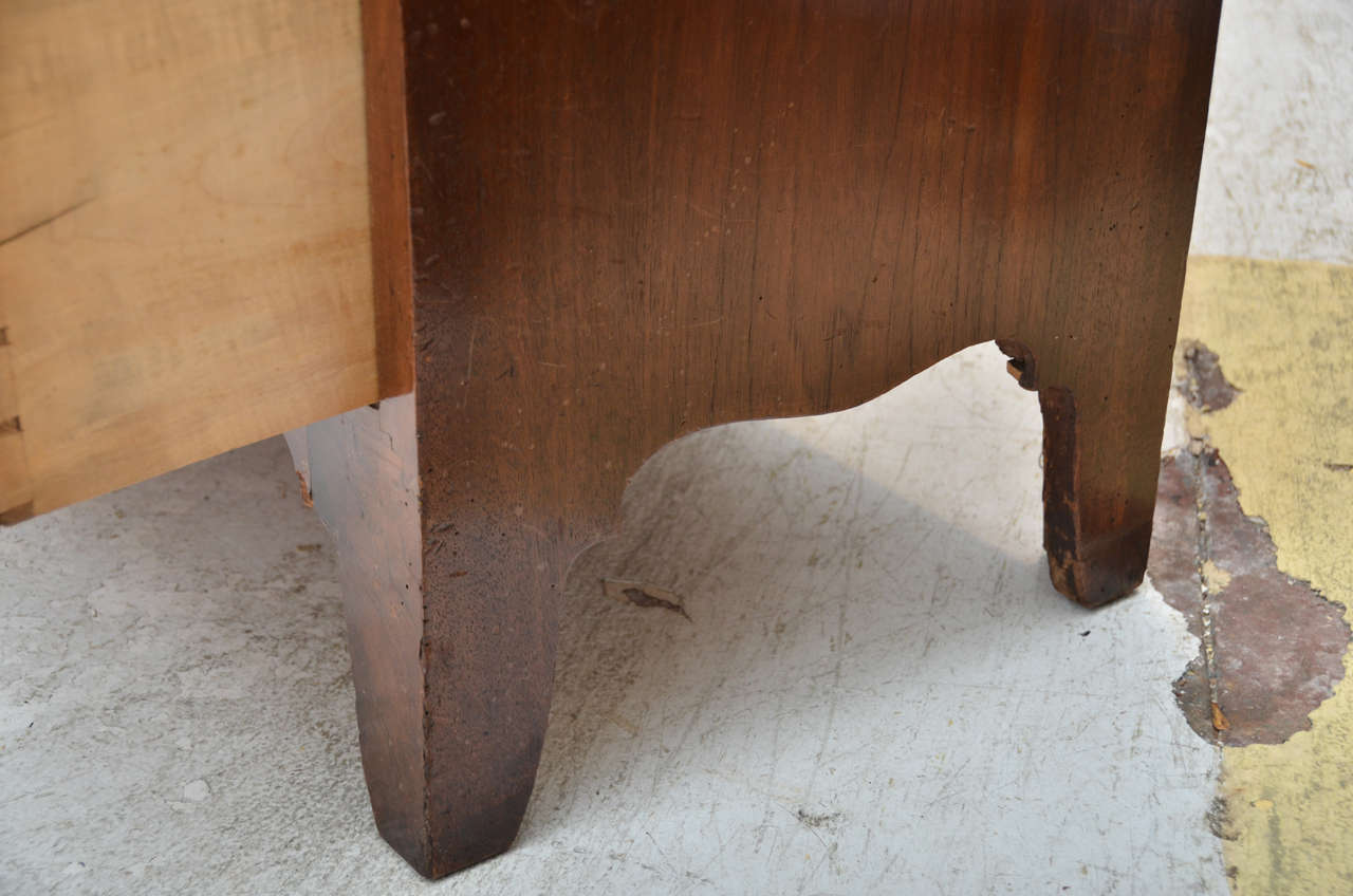 Early 19th C. American Mahogany Chest Of Drawers 2