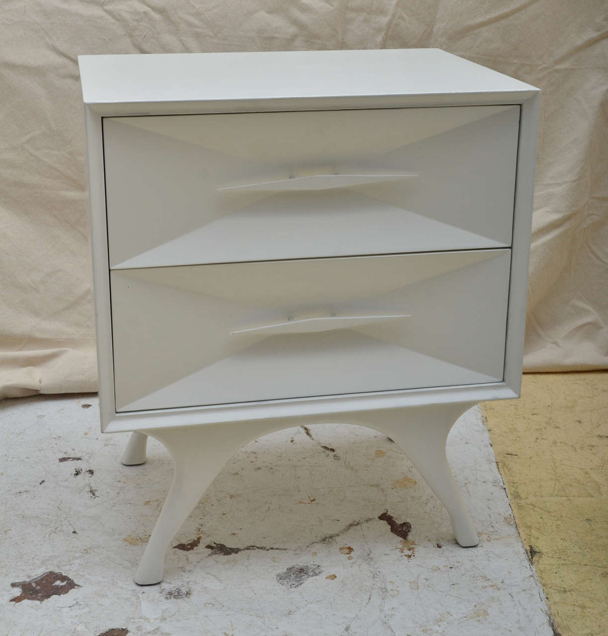 Pair White Painted Mid Century Modern Bedside Tables at 1stdibs