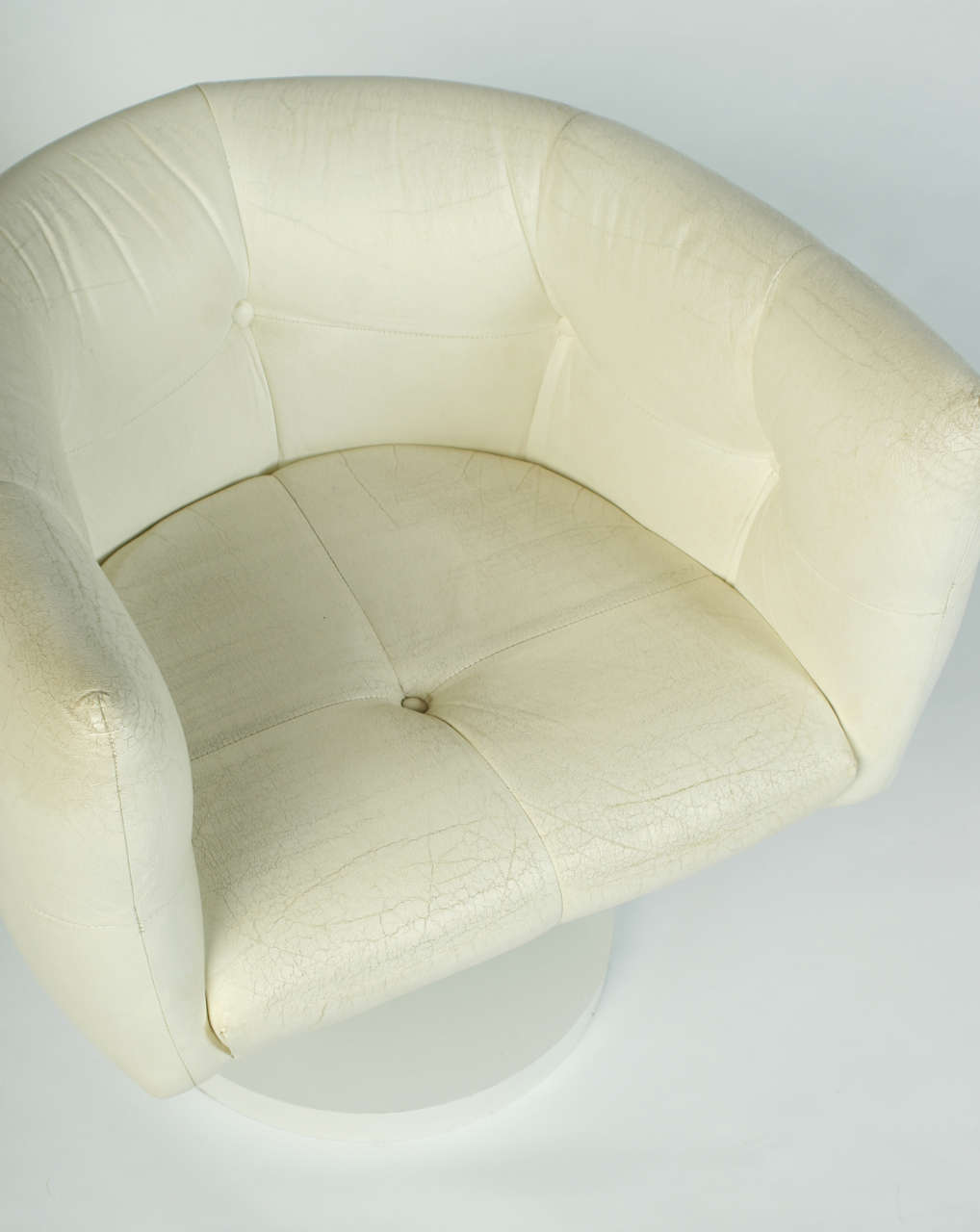 Pair of Milo Baughman Swivel Lounge Chairs In Good Condition For Sale In Nashville, TN