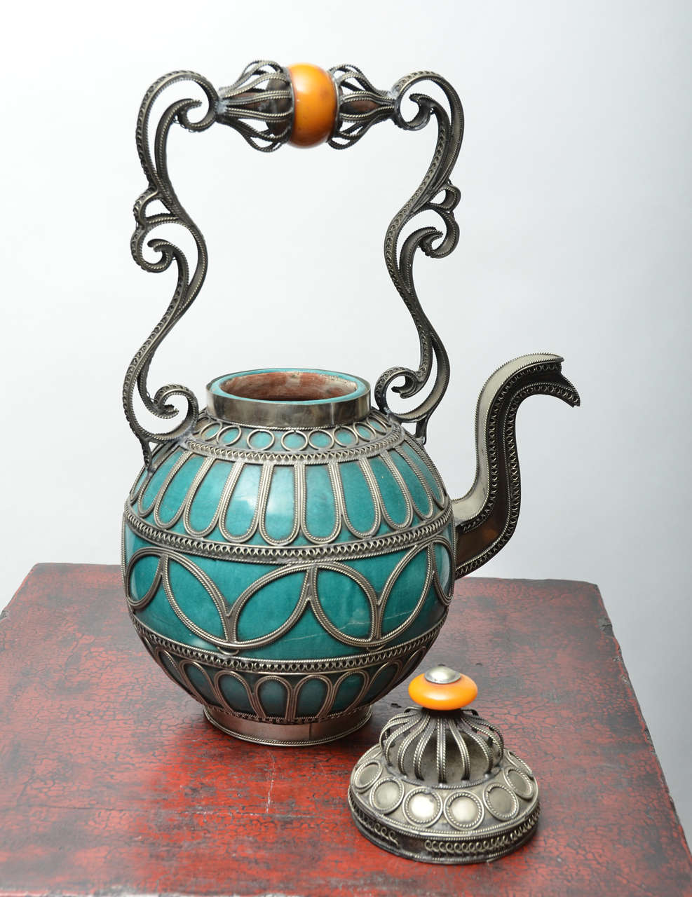 Teapot In Good Condition In East Hampton, NY