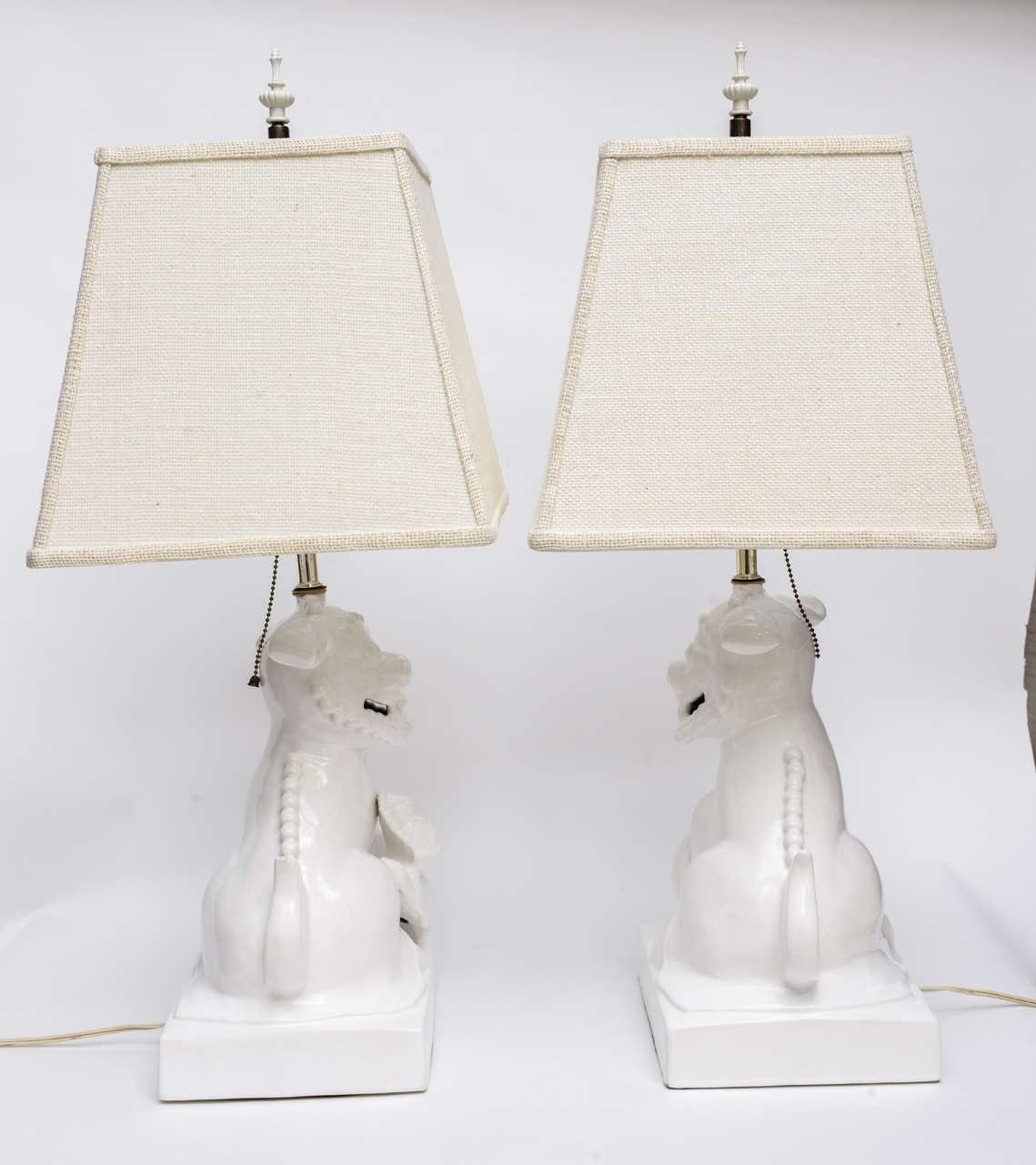 Pair of Mid Century Ceramic Foo Dog Table Lamps In Good Condition In Miami, FL